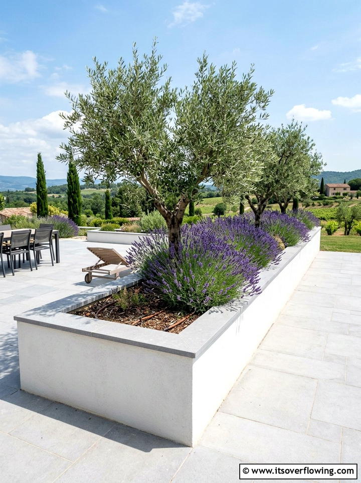 Raised Masonry Planter - 25 garden ideas for mediterranean style