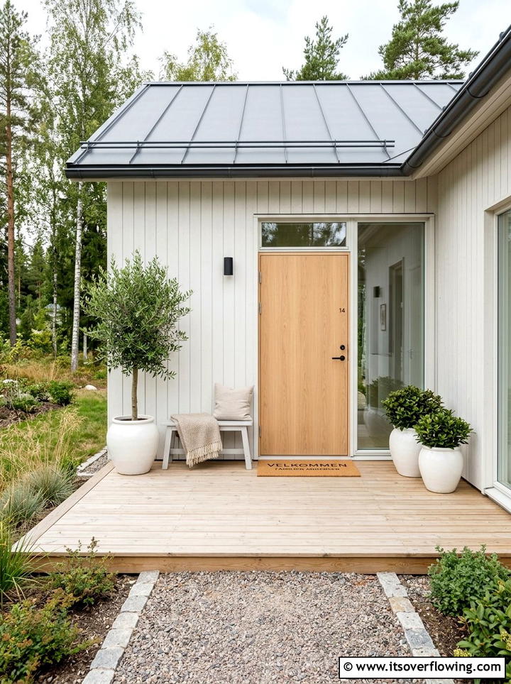 Scandinavian front entry - 25 front porch ideas with personalized mat