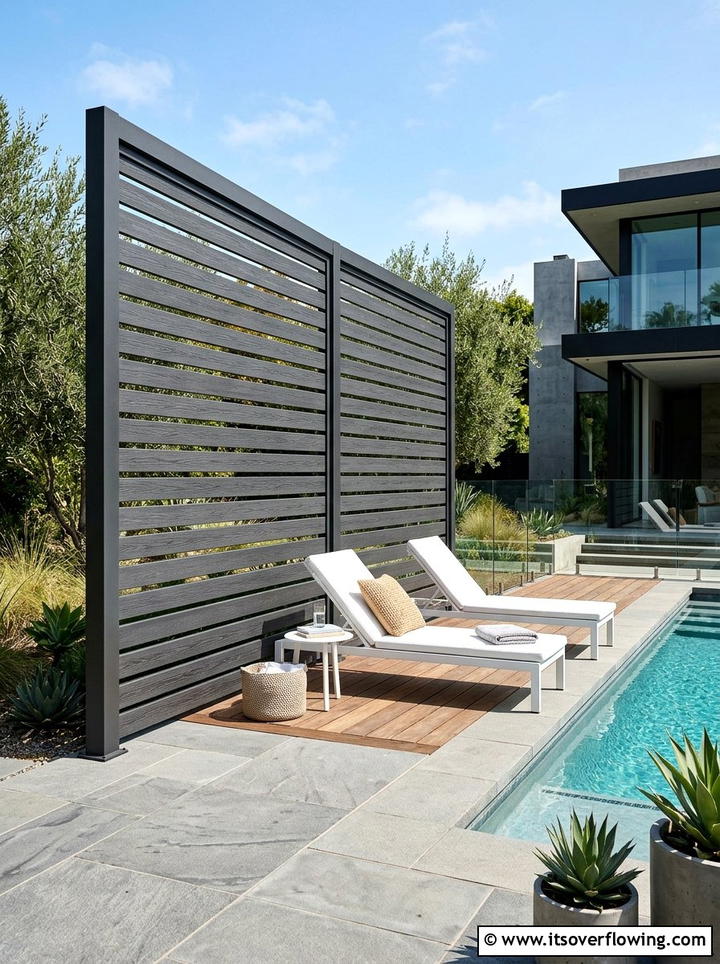 Slatted Aluminum Privacy Screen - 25 garden decor ideas with privacy panels