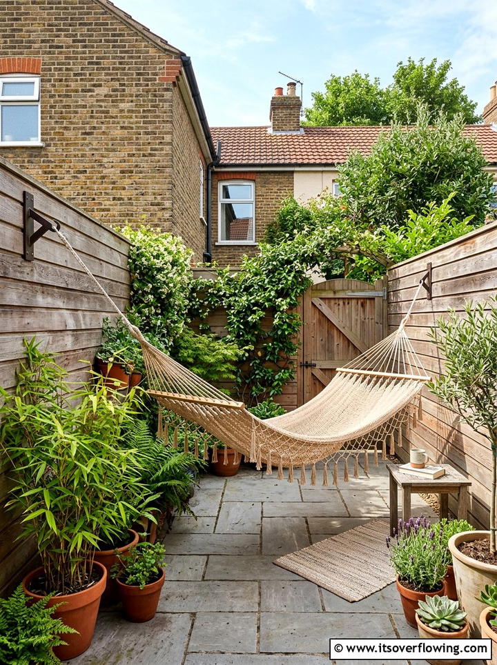 Small Yard Hammock - 25 backyard ideas with hammock