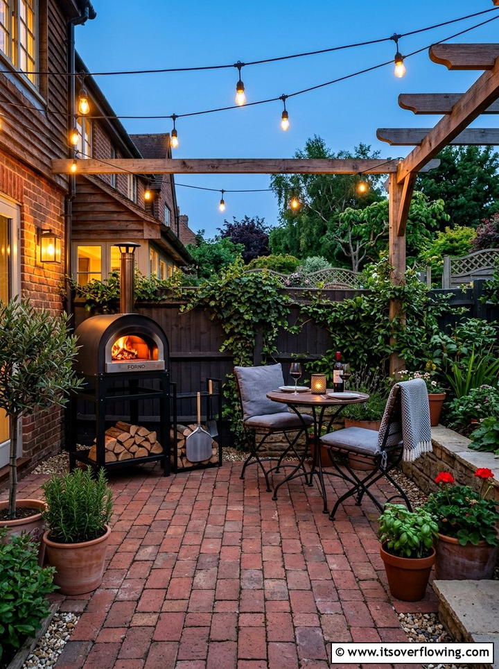 Small backyard patio - 25 backyard ideas with pizza oven
