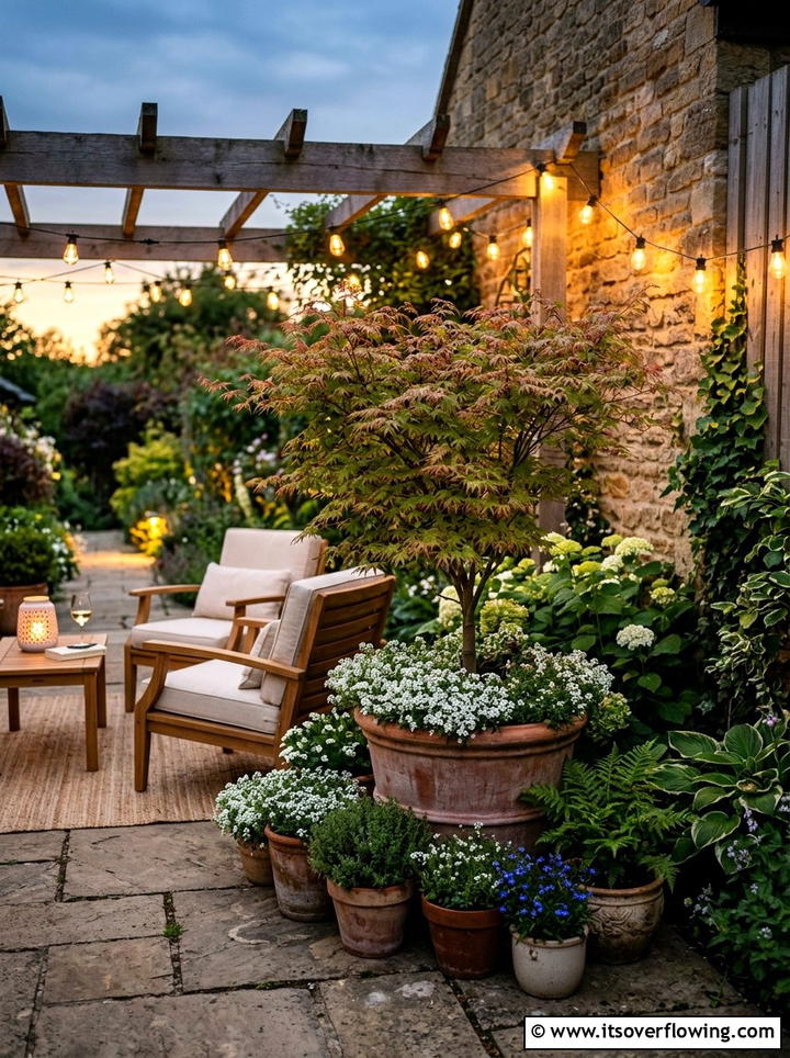 Small patio corner garden - 25 small garden ideas with corner planters