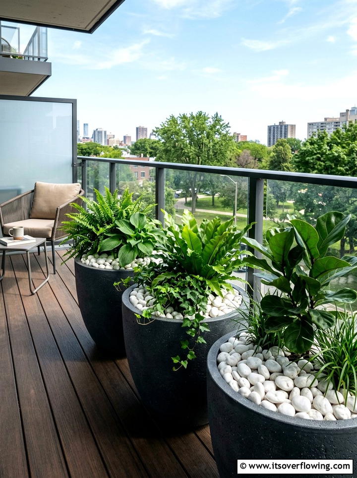Stone Mulch For Pots - 25 small garden ideas for windy balconies