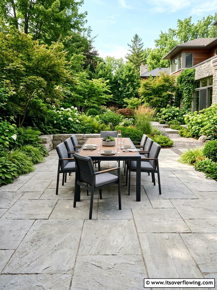 Stone Slab Patio - 25 small garden ideas with minimalist style
