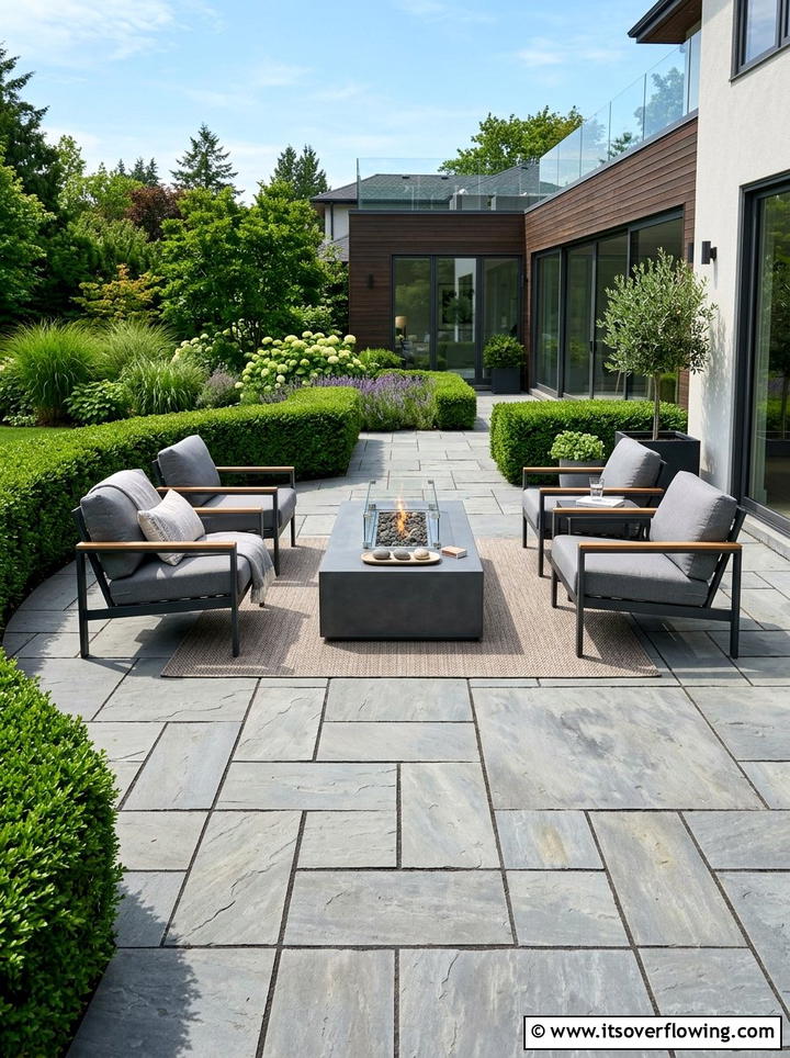 Stone paver patio - 25 creative garden ideas for summer entertaining