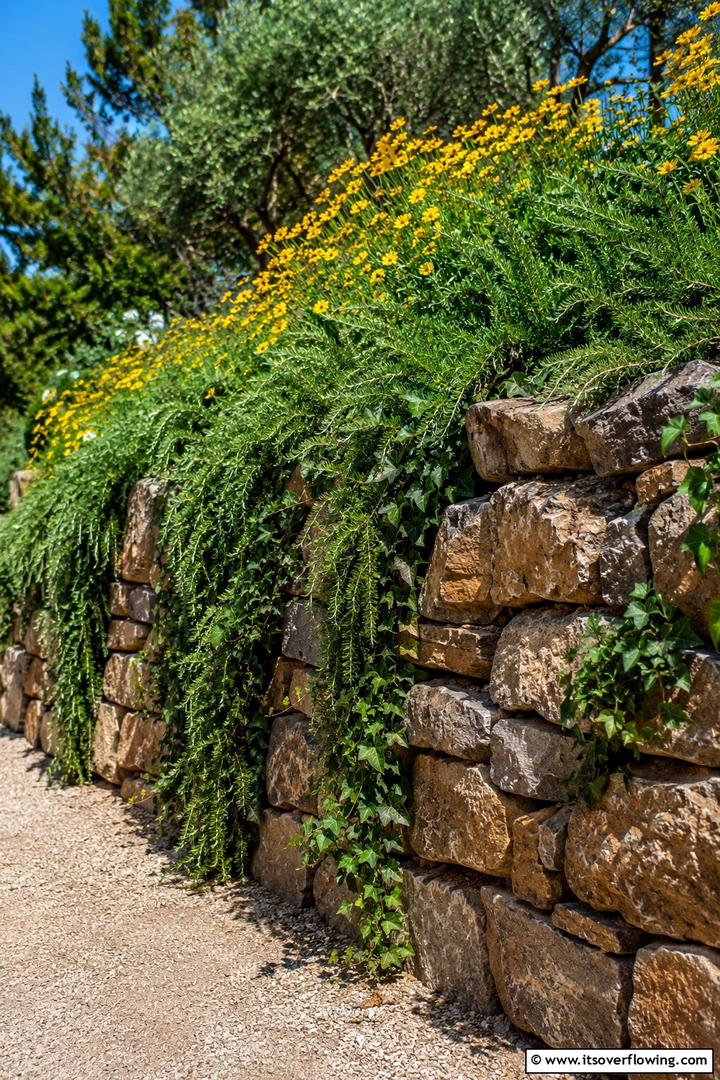 Tactile Stone Wall - 30 Stone Garden Ideas for Natural Outdoor Landscaping Designs