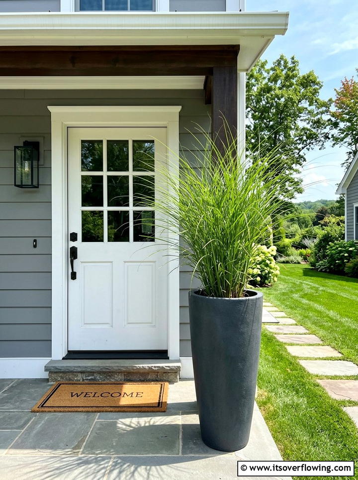 Tall Ceramic Porch Planter - 25 garden decor ideas with ceramic planters