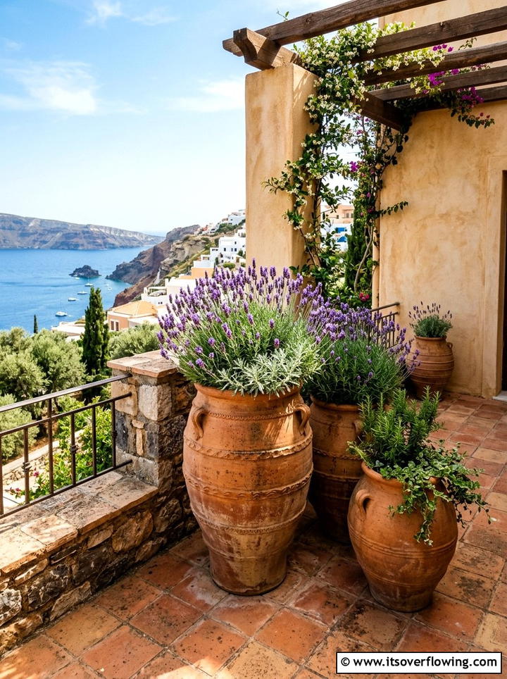 Tall terracotta pots - 25 front porch ideas with tall planters