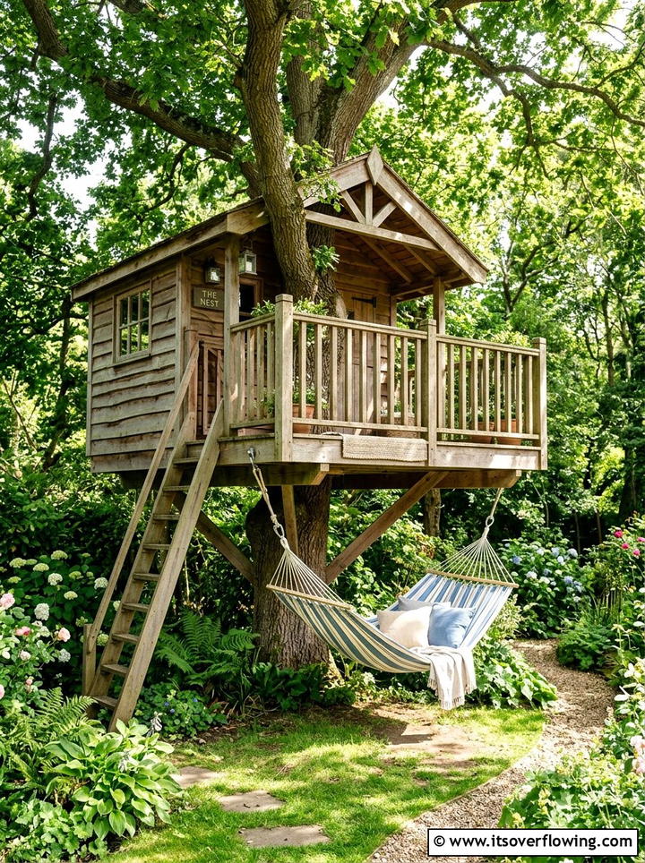 Treehouse With Hammock - 25 backyard ideas with treehouse