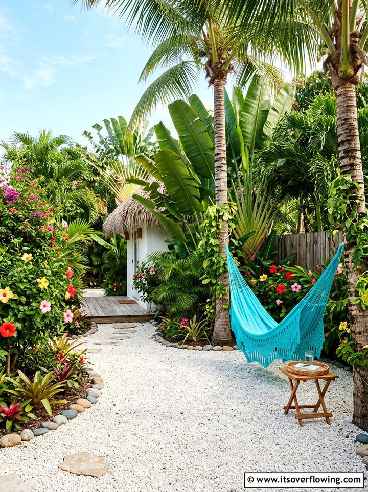 Tropical Gravel Backyard - 25 backyard ideas with gravel patio
