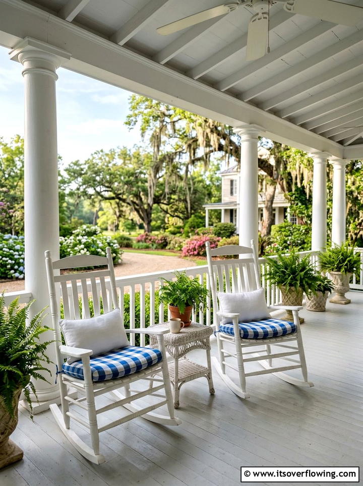 Veranda Rocking Chair - 25 backyard decorating ideas with pillows