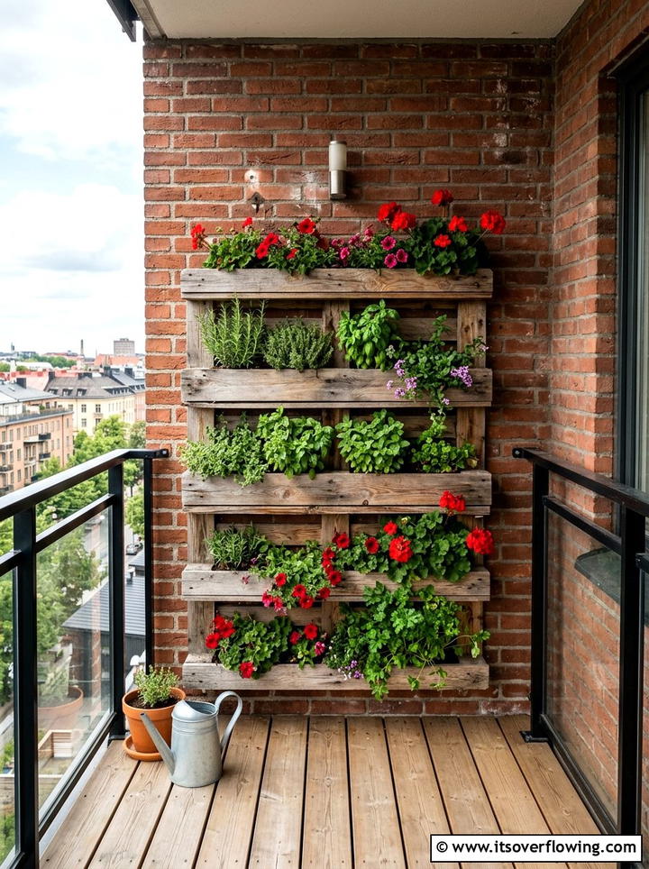 Vertical garden wall - 25 front porch ideas for apartments