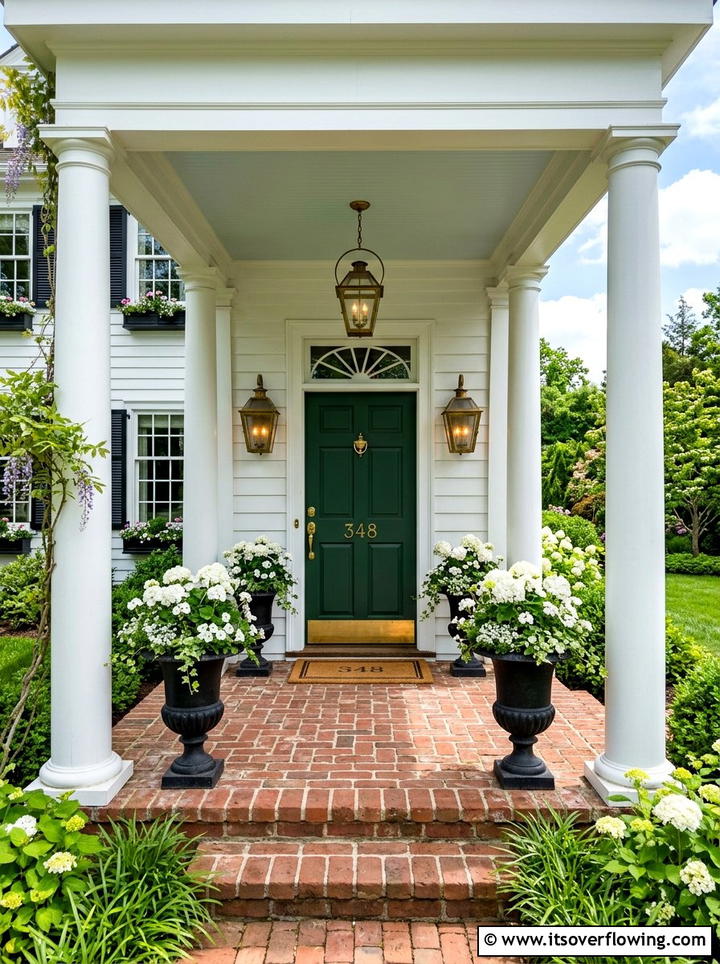 Vintage brass porch light - 25 front porch decor ideas with layered lighting