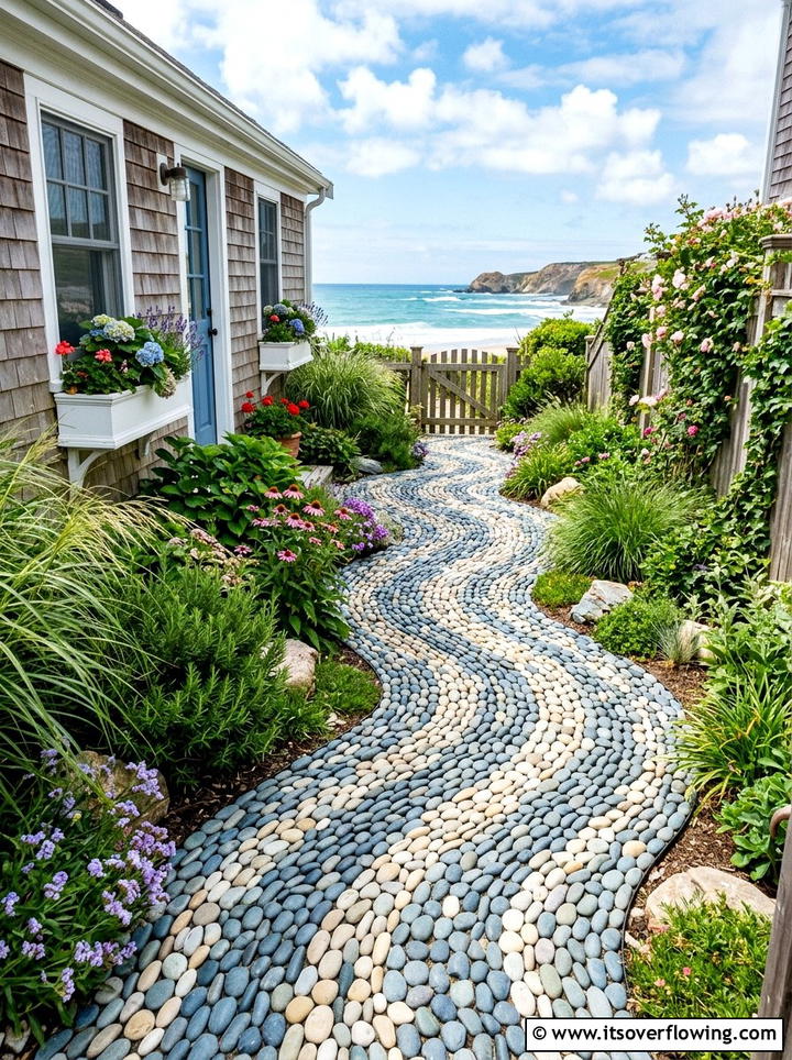Wave stone path - 25 garden ideas with pebble mosaics