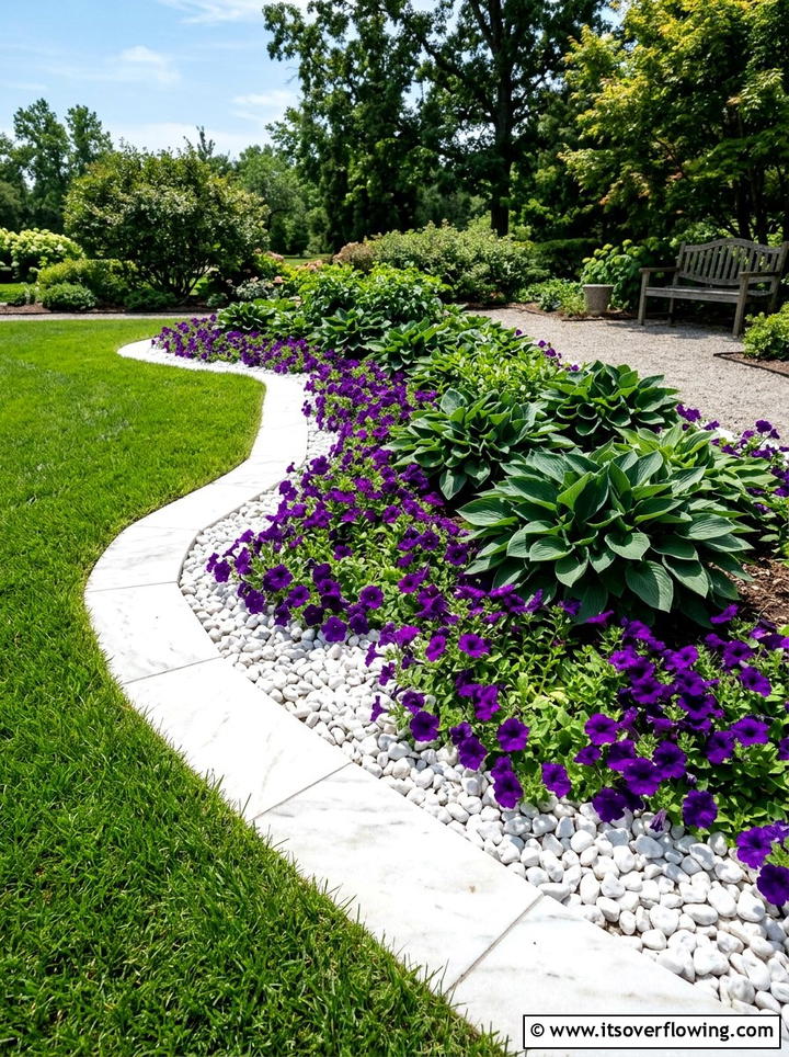 White Marble Border - 25 small garden ideas with gravel