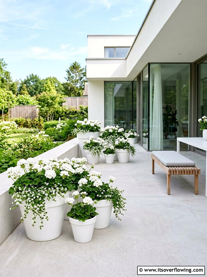 White flower pots - 25 creative garden ideas with white flower gardens