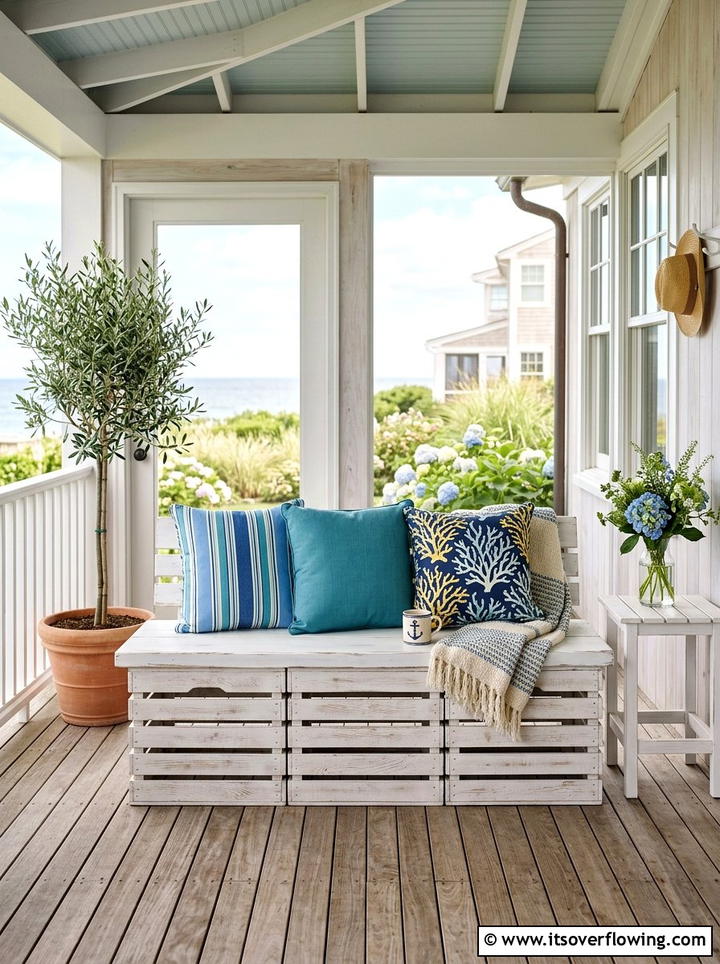Whitewashed crate bench - 25 front porch decor ideas with vintage crates