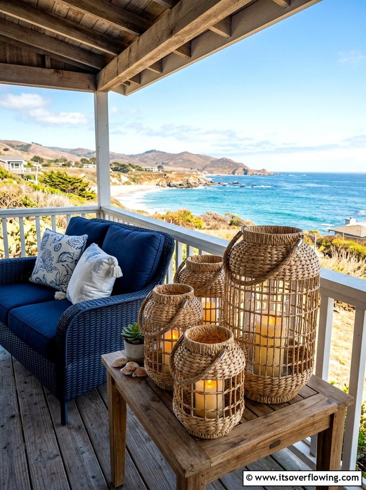 Woven seagrass lanterns - 25 front porch decor ideas with candle holders
